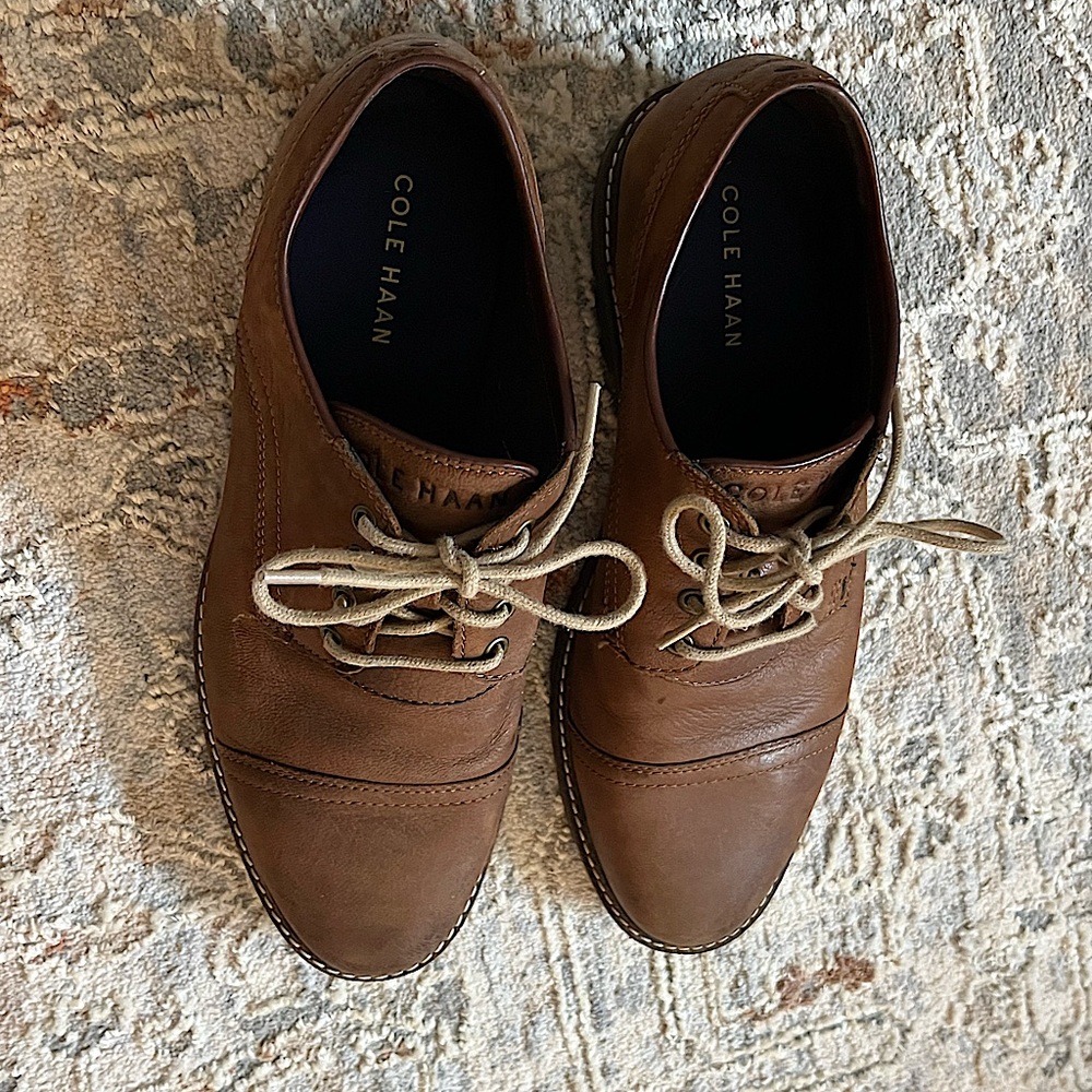 Cole Haan men brown leather Oxford shoe size 9